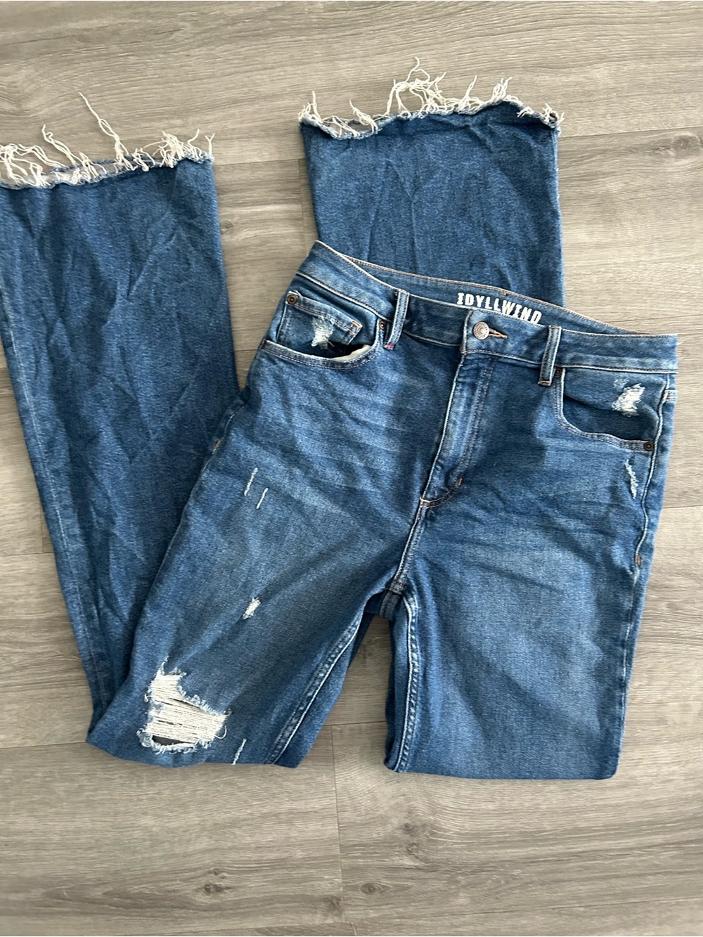 Idyllwind Women's Frayed Hem Distressed Blue Jeans